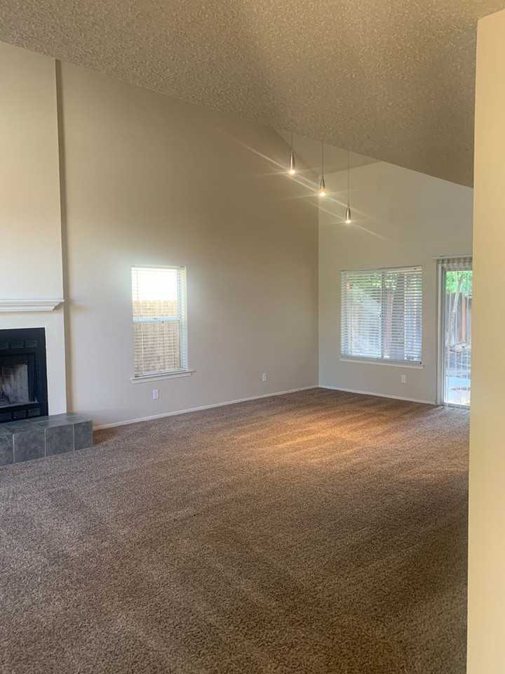 1703 E Eclipse Ave - Photo 4 of 27
