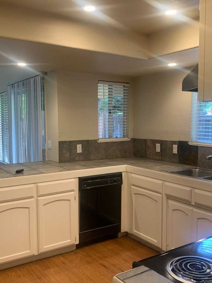 1703 E Eclipse Ave - Photo 7 of 27