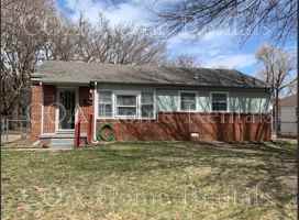 featured image of 7308 E Castle Dr