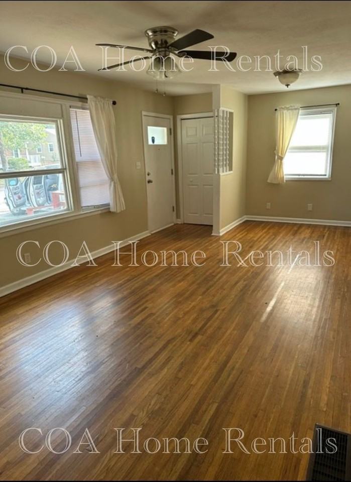 7308 E Castle Dr - Photo 2 of 10