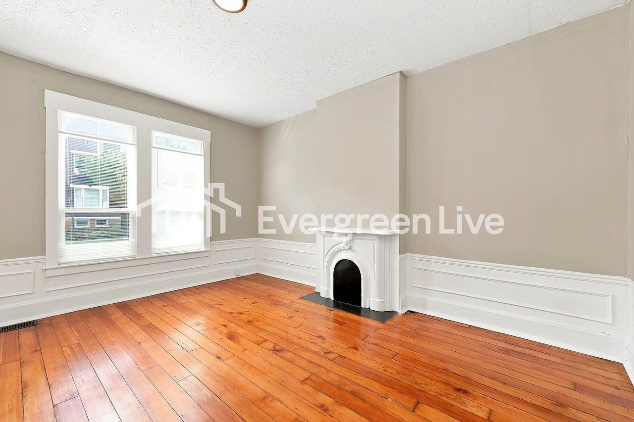 16 E 15th St - Photo 2 of 15
