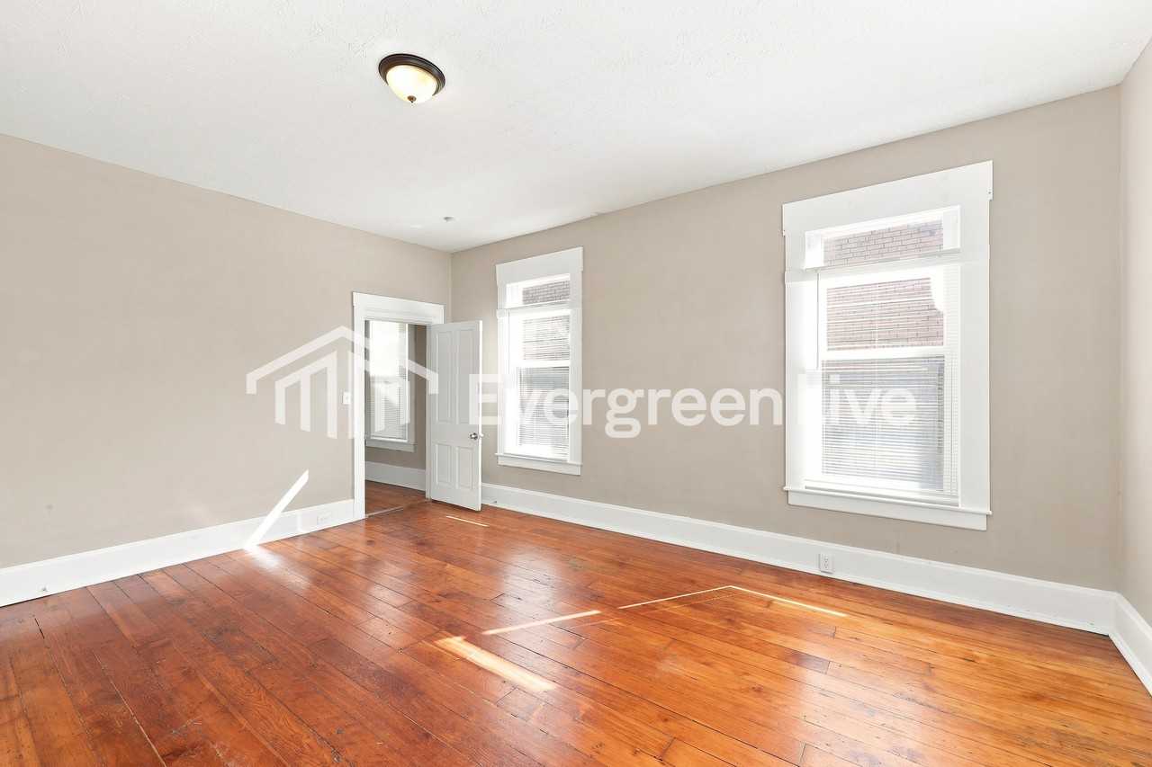 16 E 15th St - Photo 6 of 15