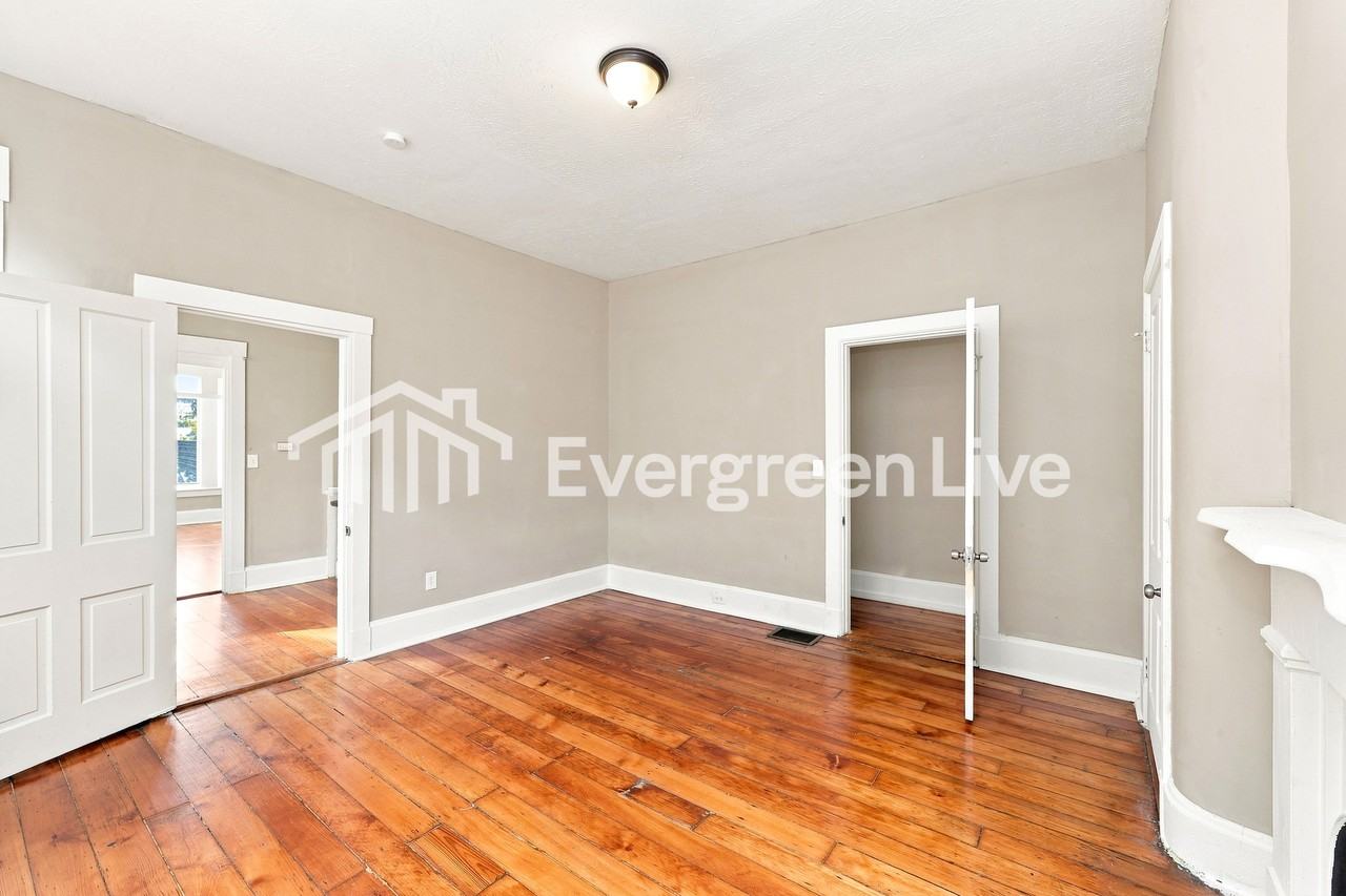 16 E 15th St - Photo 7 of 15