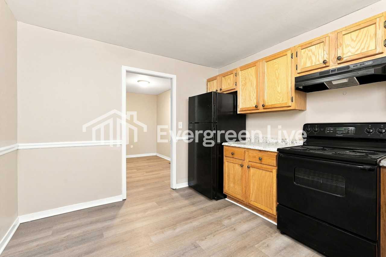 301 Barber St - Photo 4 of 10