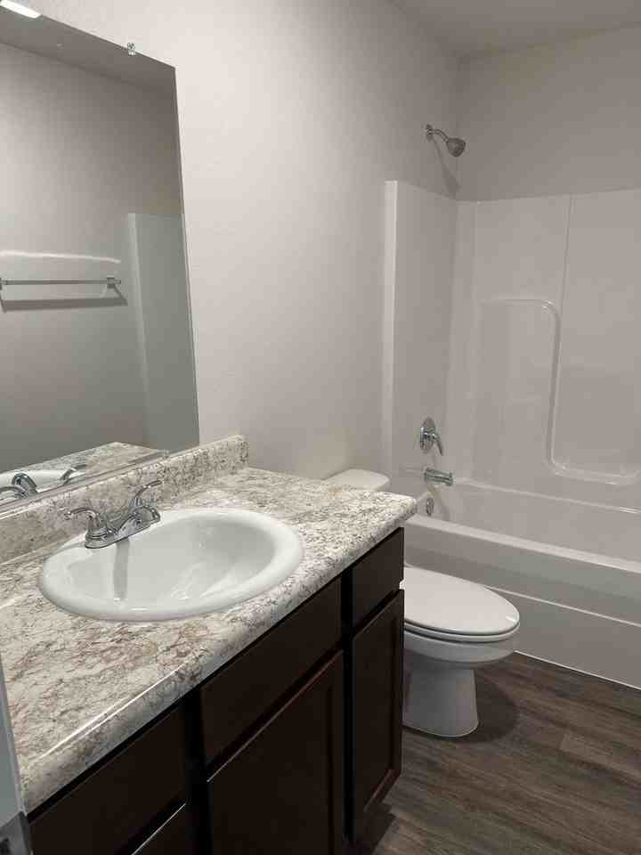 1912 Loveland St - Photo 7 of 13