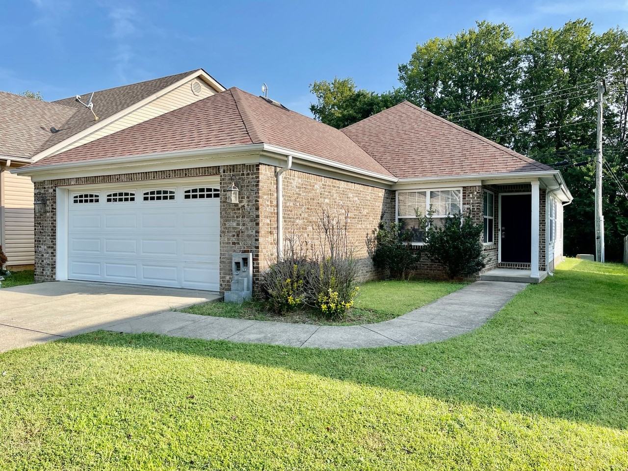 2029 Drummond Dr - Photo 2 of 21