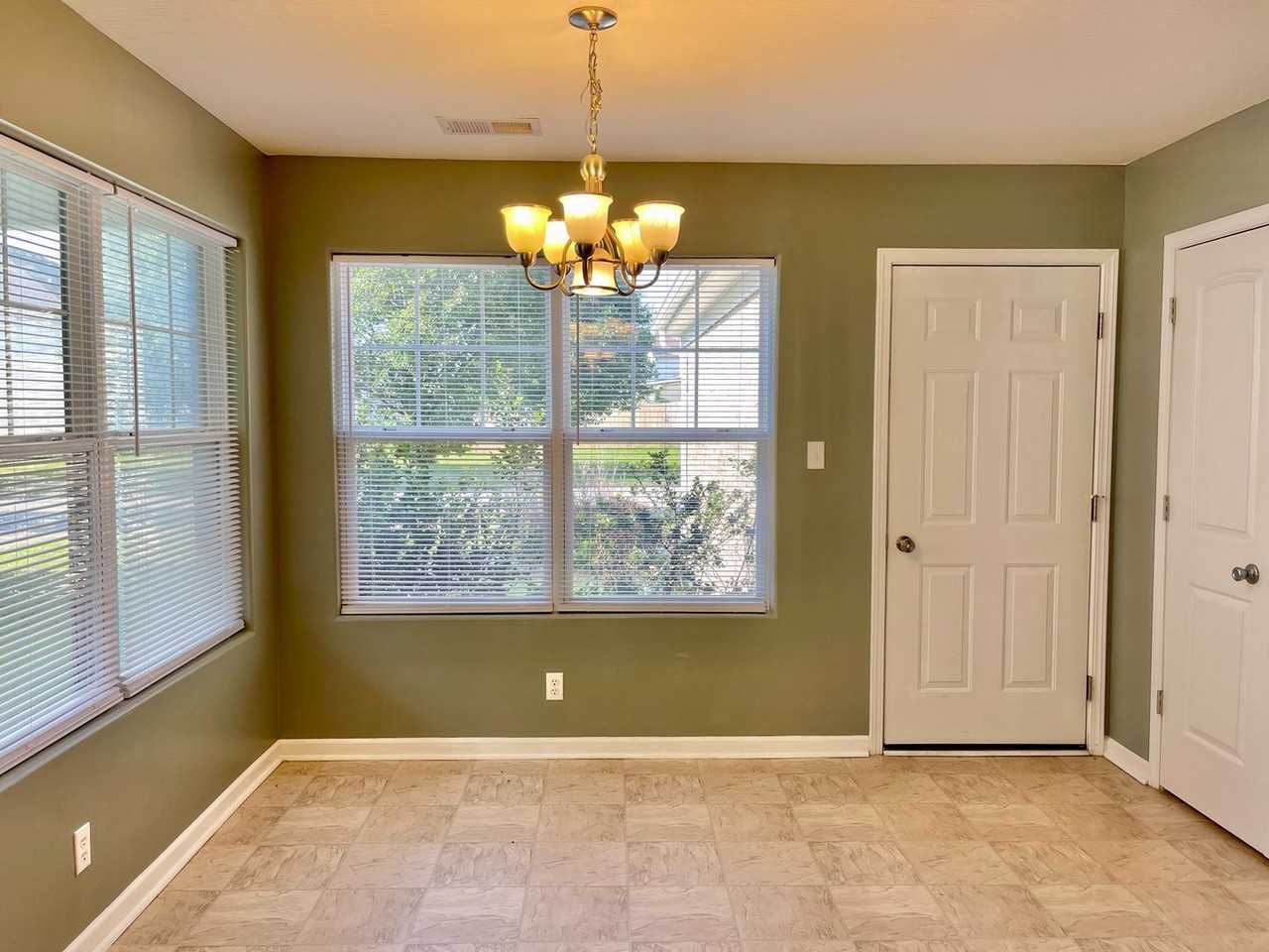 2029 Drummond Dr - Photo 7 of 21