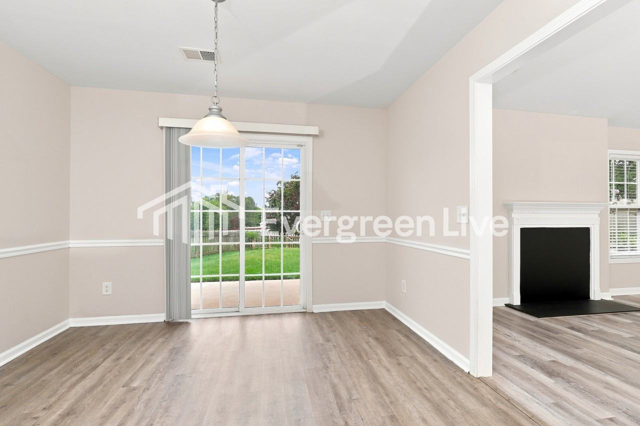 5707 Sycamore Glen Rd - Photo 3 of 10