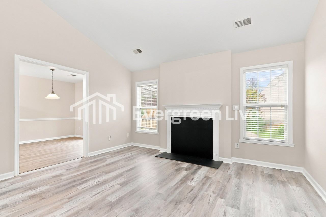 5707 Sycamore Glen Rd - Photo 5 of 10