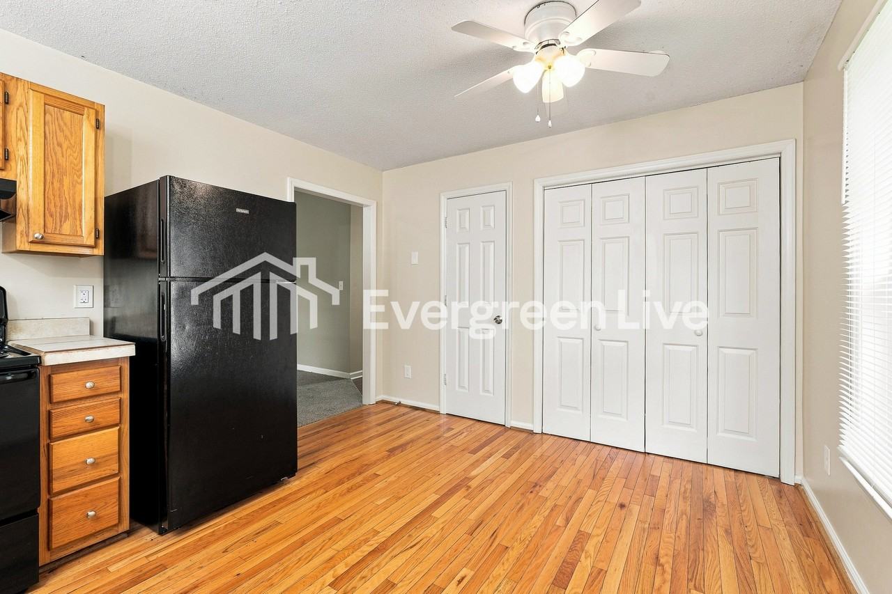 2824 Lomond St - Photo 4 of 10