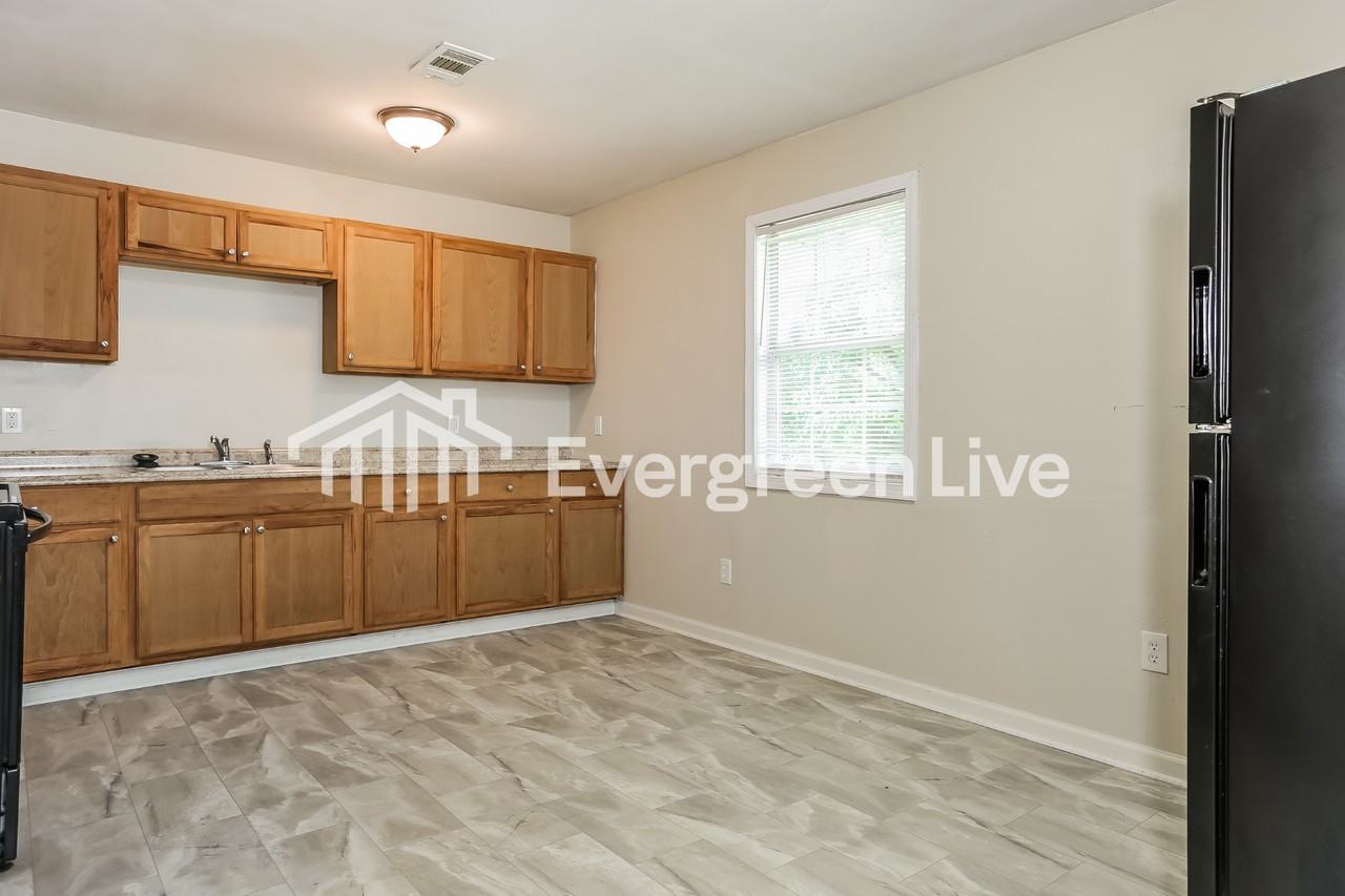2405 Linda Ln - Photo 6 of 15