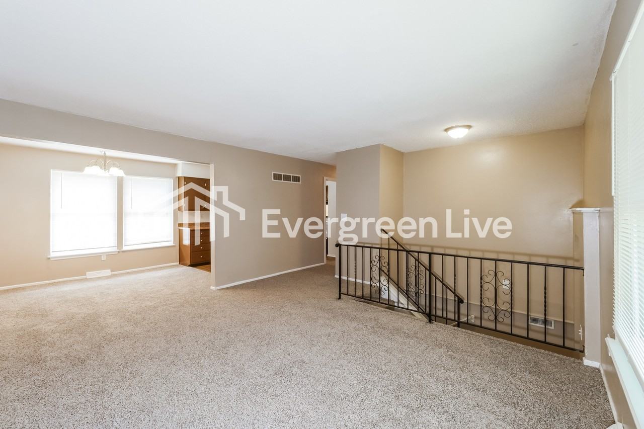 4009 S Colonial Dr - Photo 3 of 15