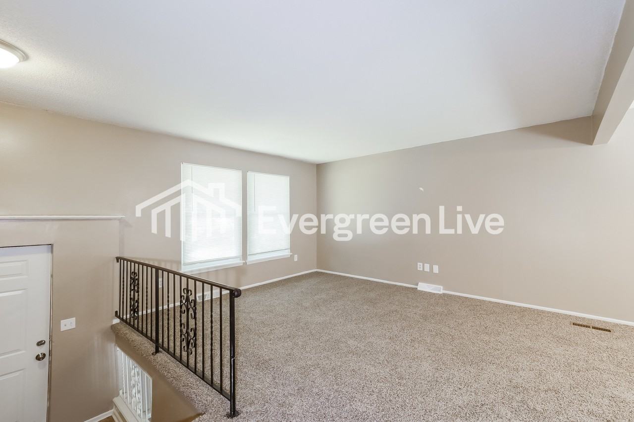 4009 S Colonial Dr - Photo 4 of 15