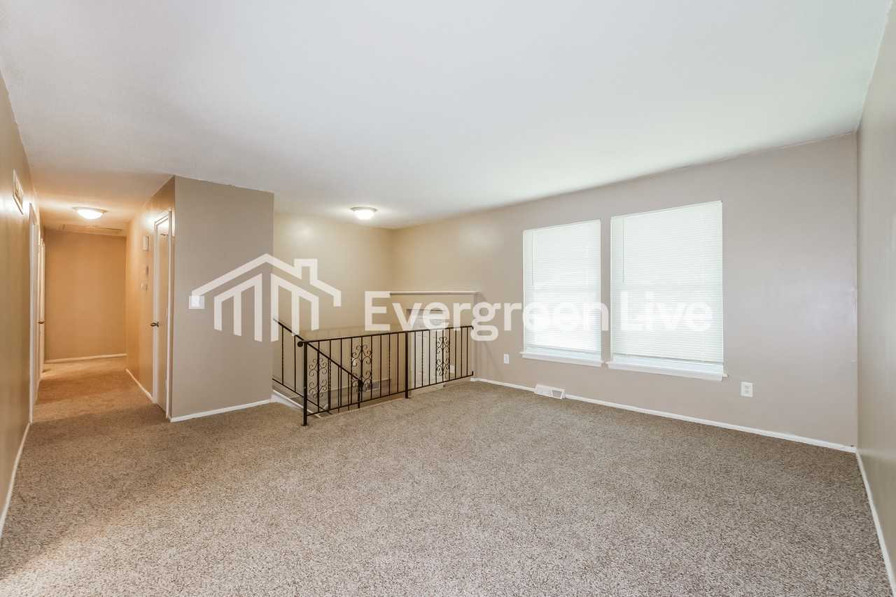 4009 S Colonial Dr - Photo 5 of 15