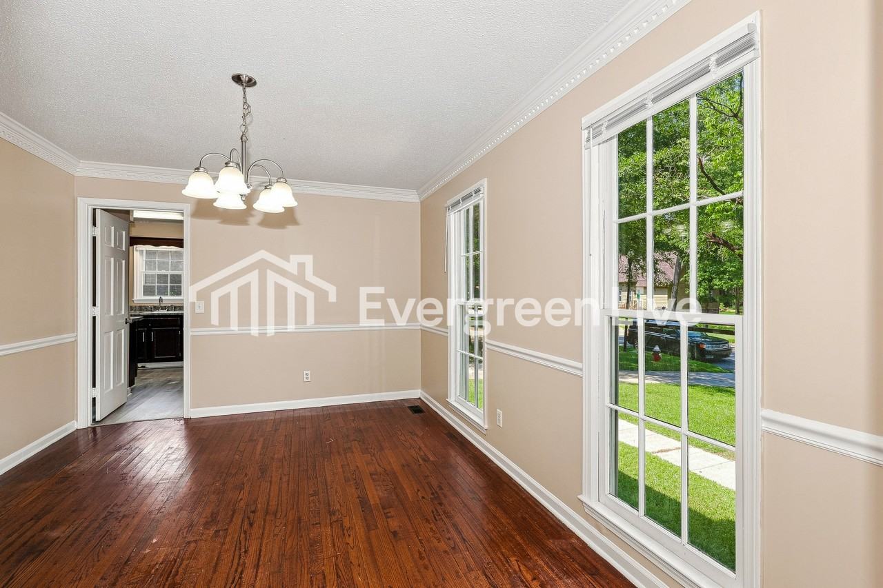 160 Chinquapin Cir - Photo 2 of 15