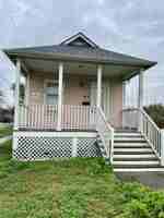 featured image of 2400 Mazant St