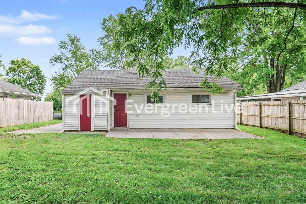 2417 Dawnlight Ave - Photo 7 of 15