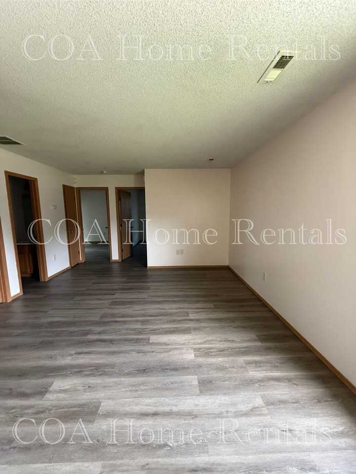 1355 N Cleveland Ave - Photo 3 of 15