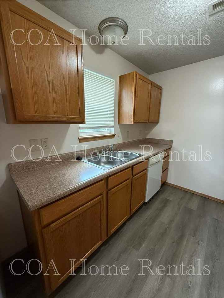 1355 N Cleveland Ave - Photo 6 of 15