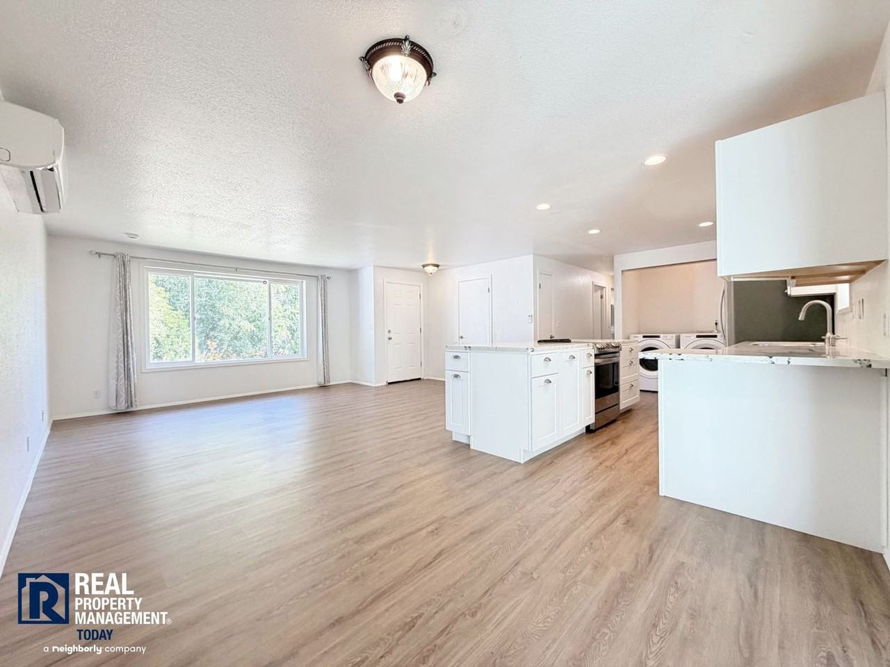 9518 Wheeler Ave - Photo 4 of 20