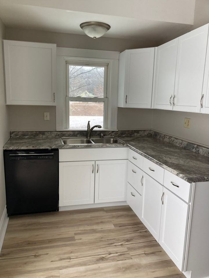 507 W 27th St - Photo 3 of 15