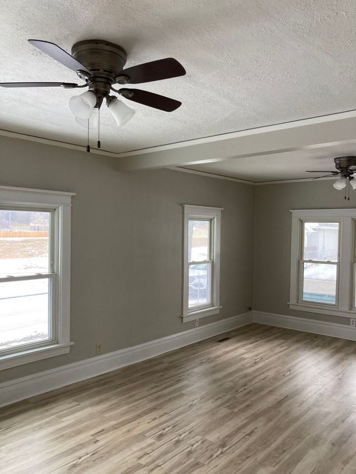 507 W 27th St - Photo 5 of 15