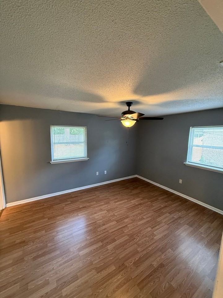 320 W Whatley St - Photo 4 of 10