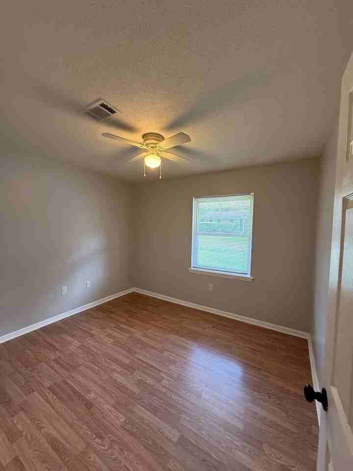 320 W Whatley St - Photo 6 of 10