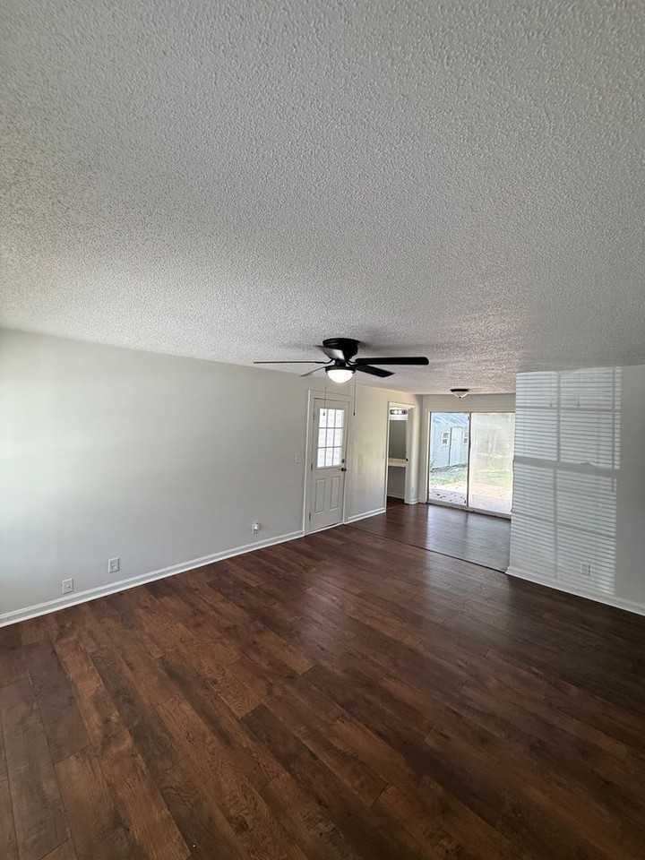 322 W Whatley St - Photo 7 of 9