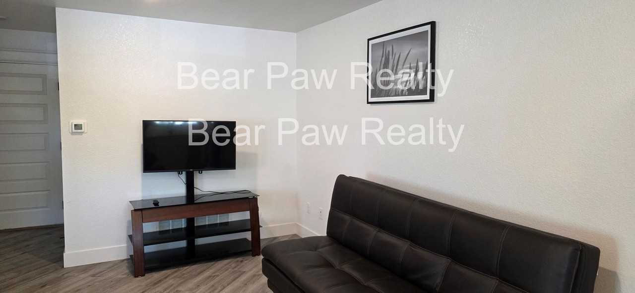 2918 Cribbon Ave - Photo 2 of 11