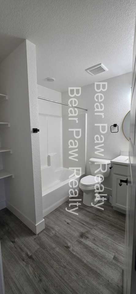 2918 Cribbon Ave - Photo 5 of 11