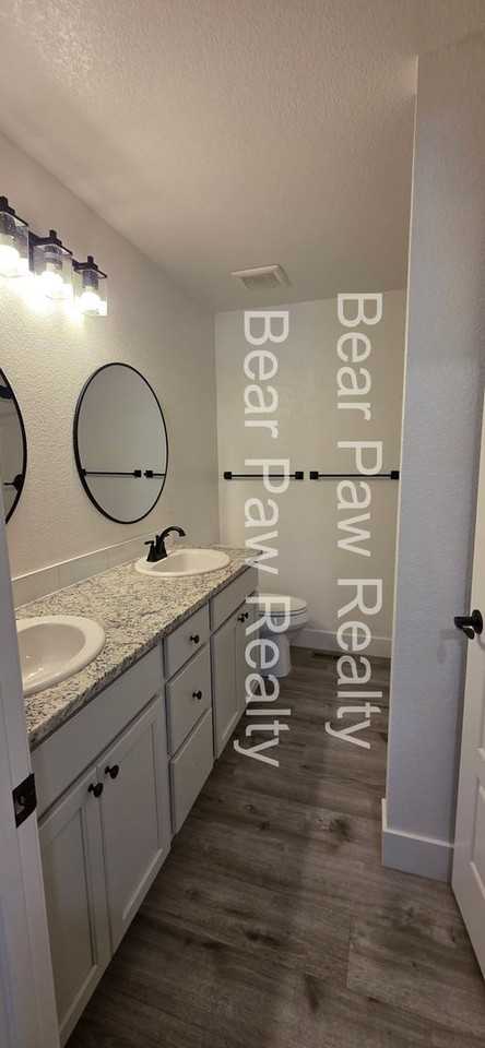 2918 Cribbon Ave - Photo 7 of 11