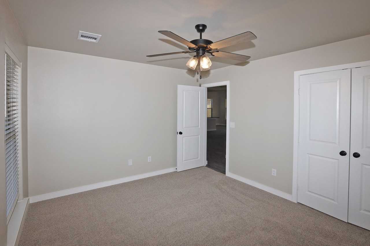 1841 Montaluse Rd - Photo 5 of 26