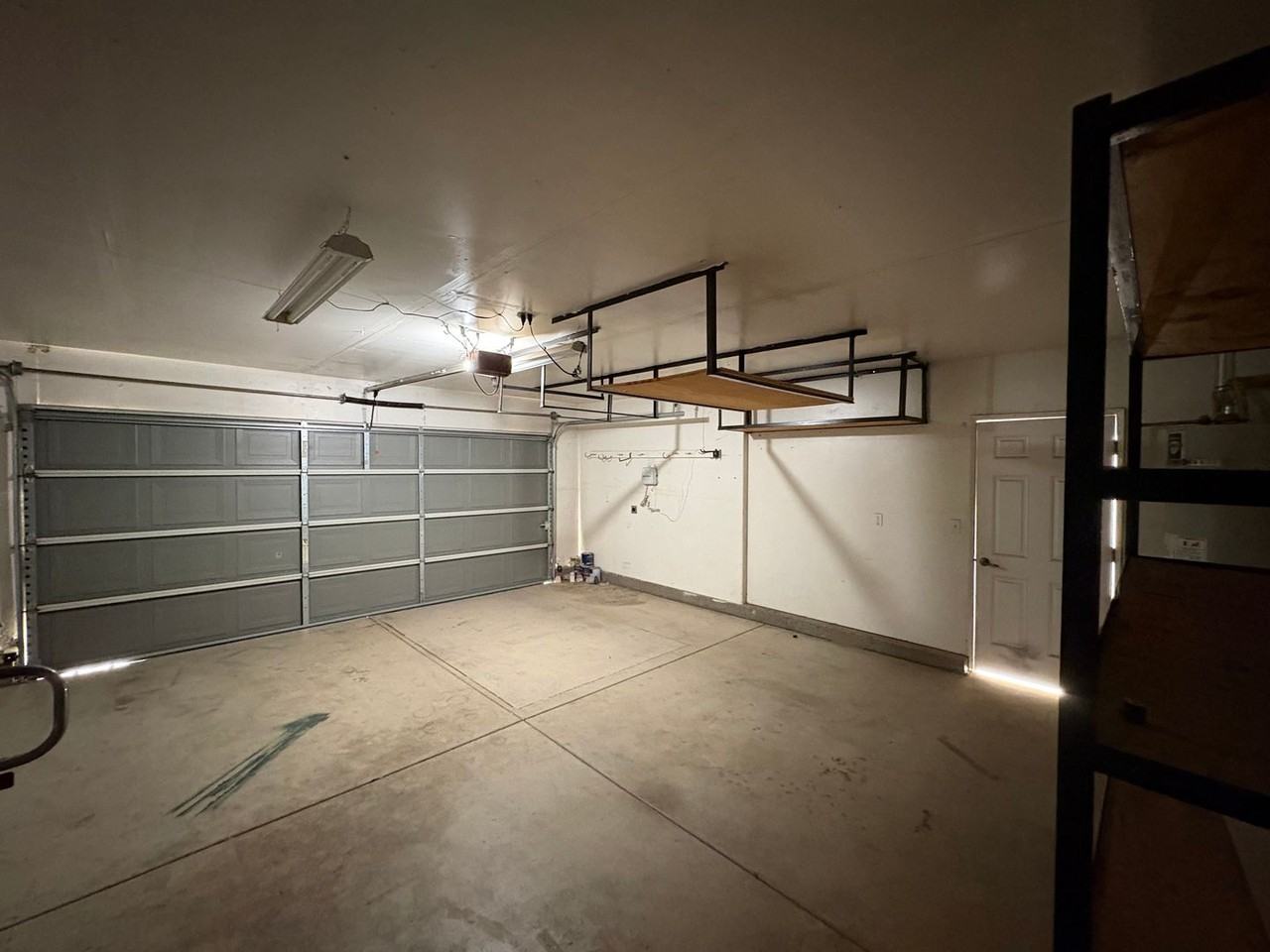 429 N Amador St - Photo 3 of 33