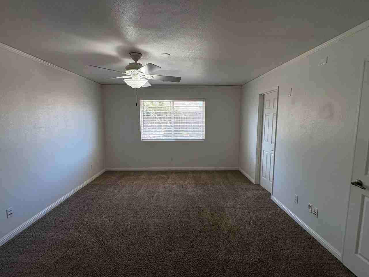 429 N Amador St - Photo 6 of 33