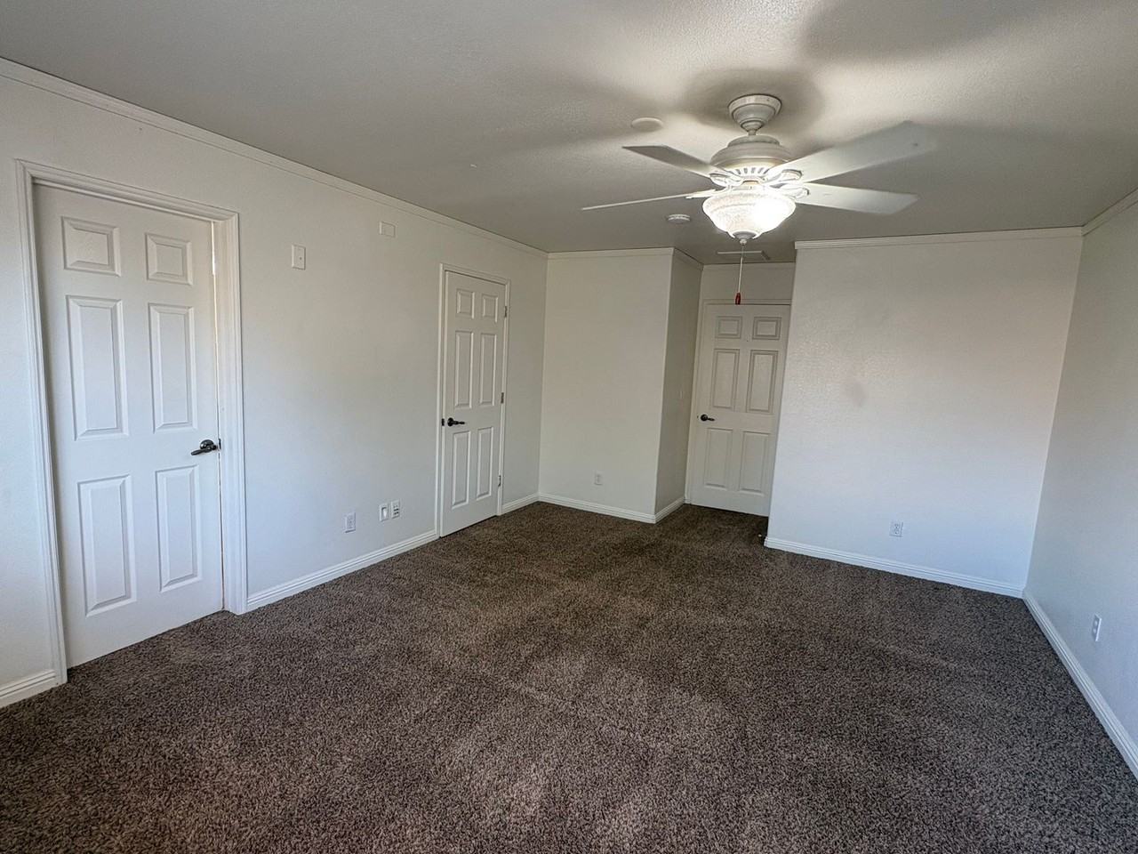 429 N Amador St - Photo 7 of 33