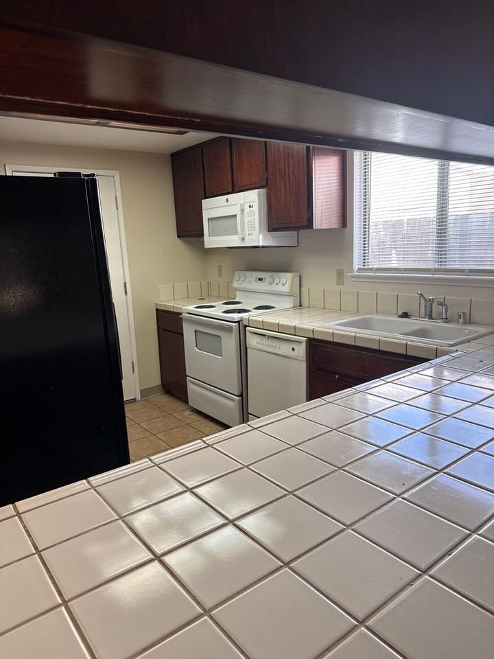 235 W Central Ave - Photo 4 of 9