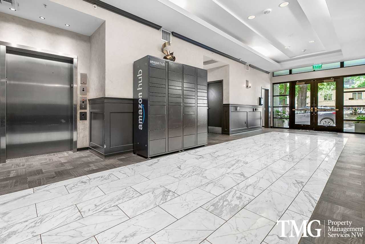11 Marché Apartments - Photo 6 of 13