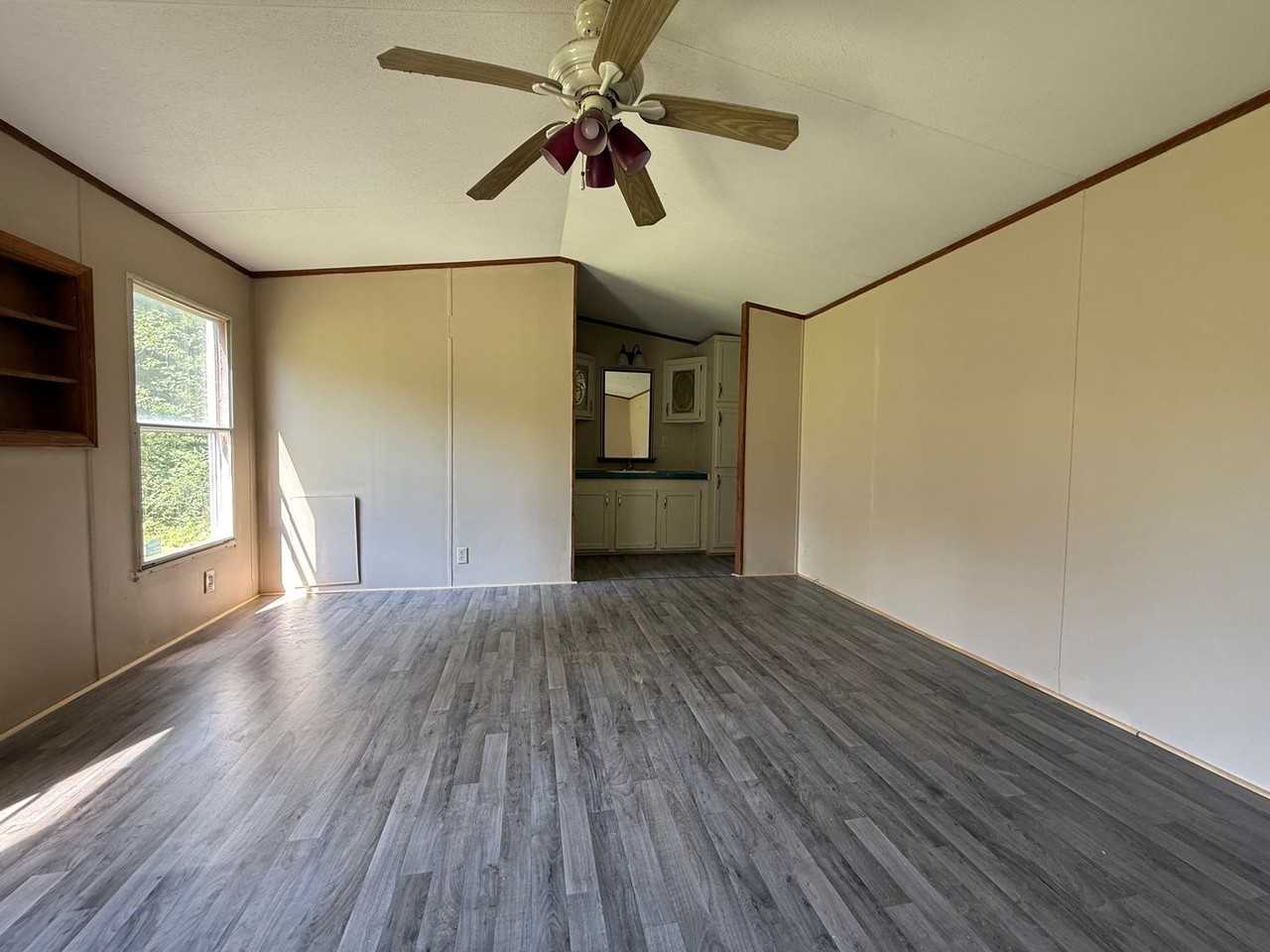 90 Arrowood Rd - Photo 4 of 9