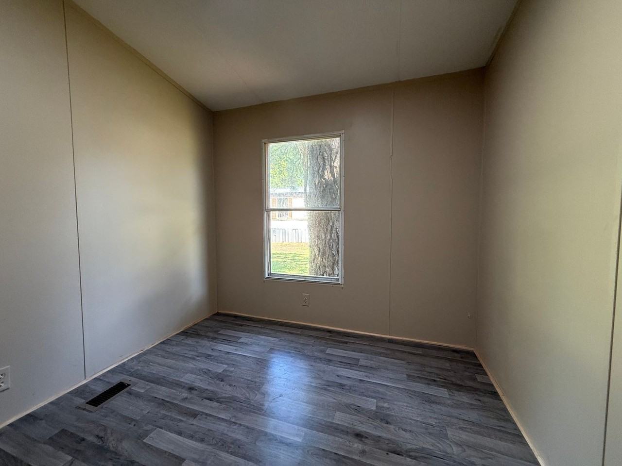 90 Arrowood Rd - Photo 7 of 9