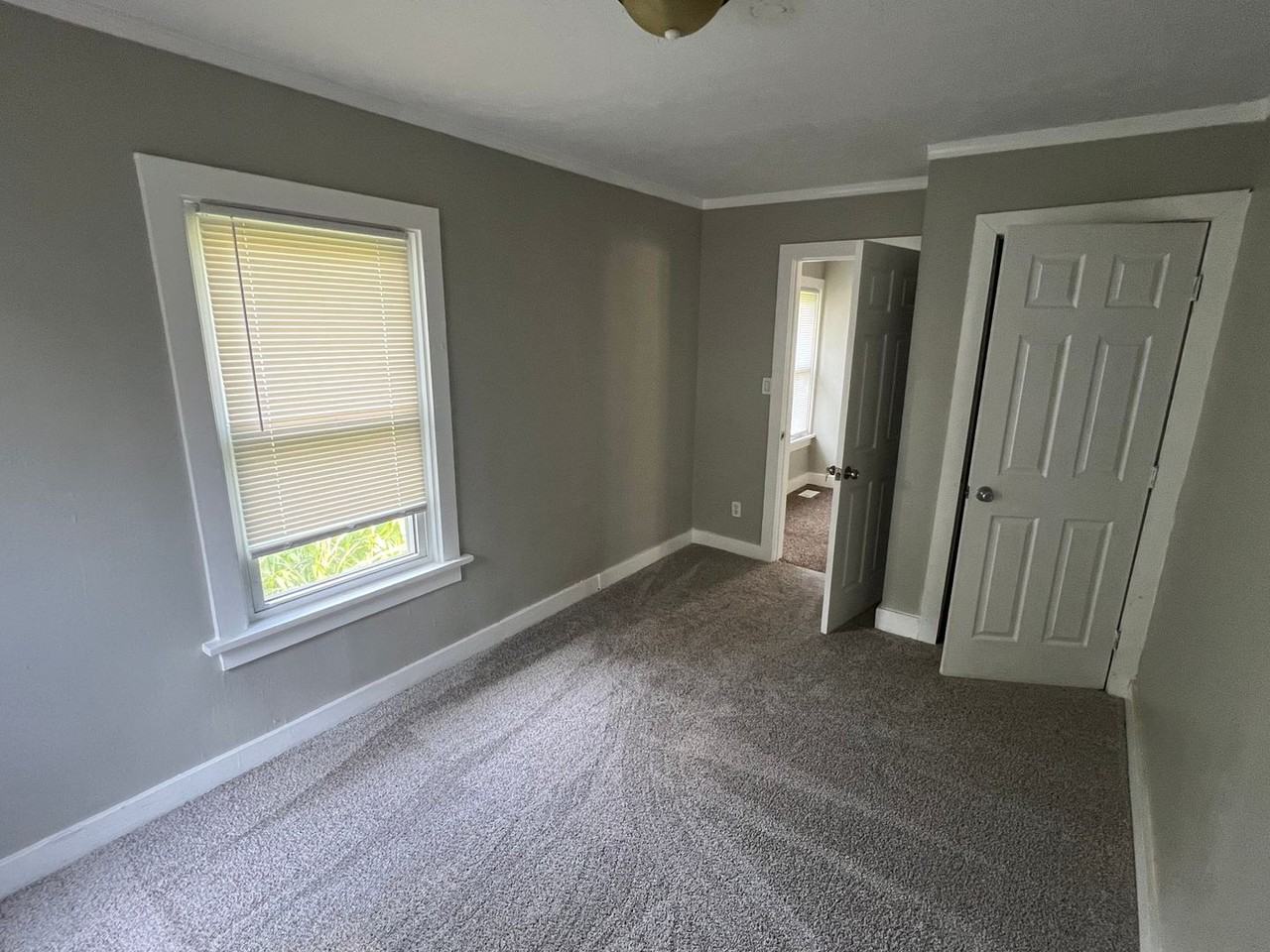 8 S Sunrise Ave - Photo 2 of 9