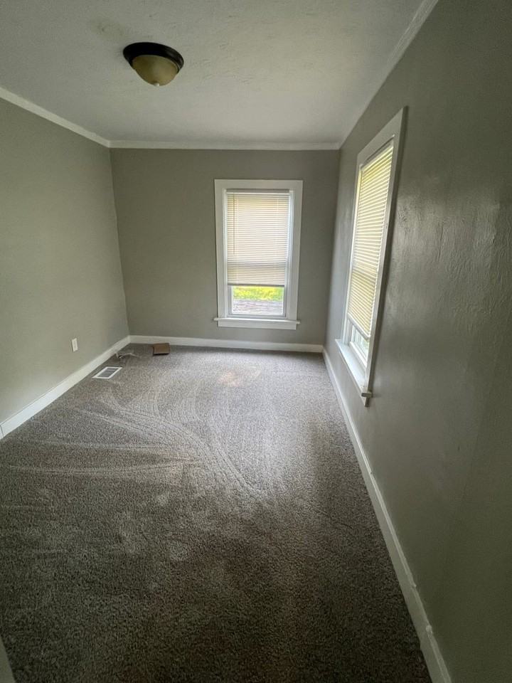 8 S Sunrise Ave - Photo 3 of 9