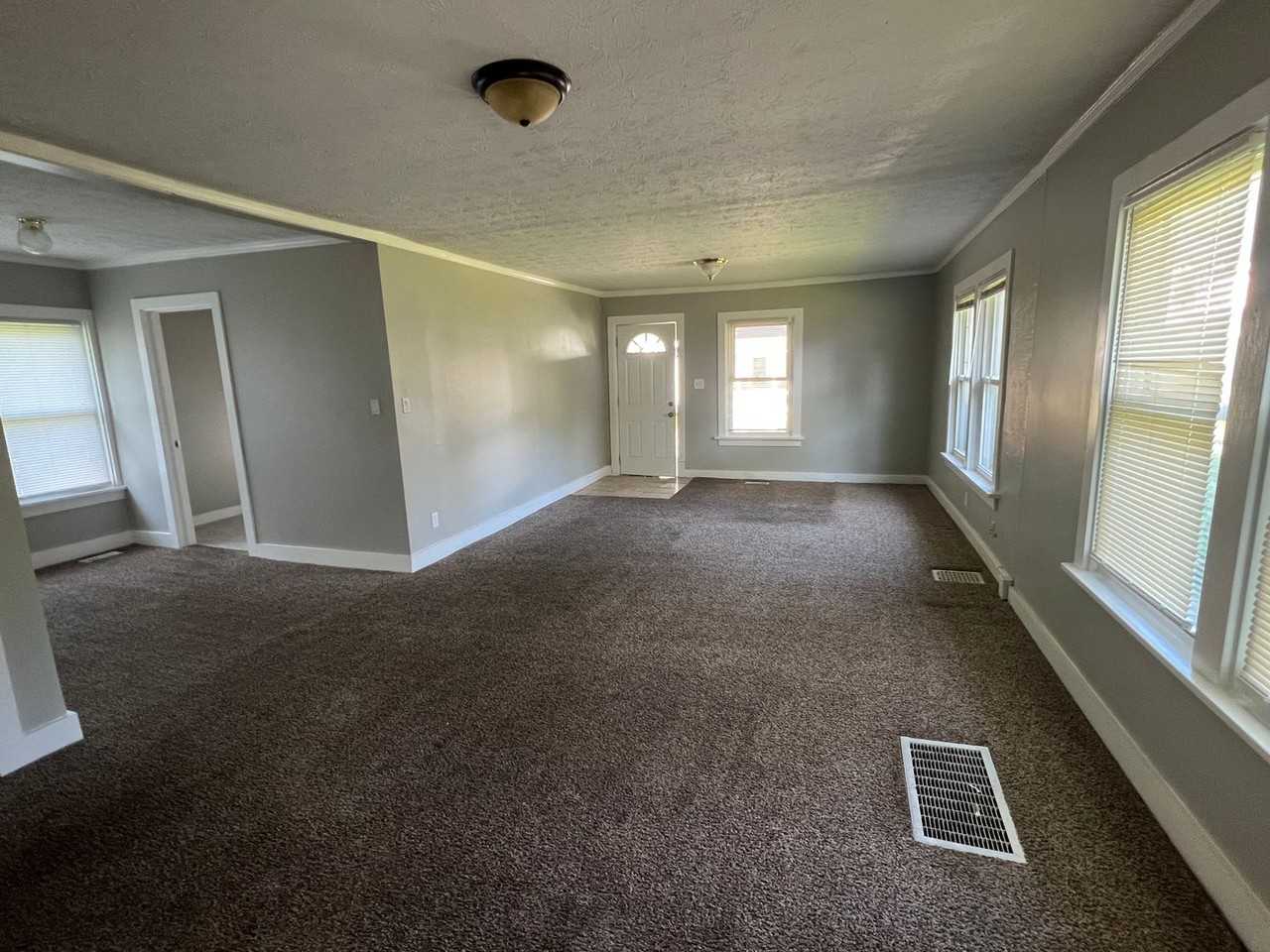 8 S Sunrise Ave - Photo 5 of 9