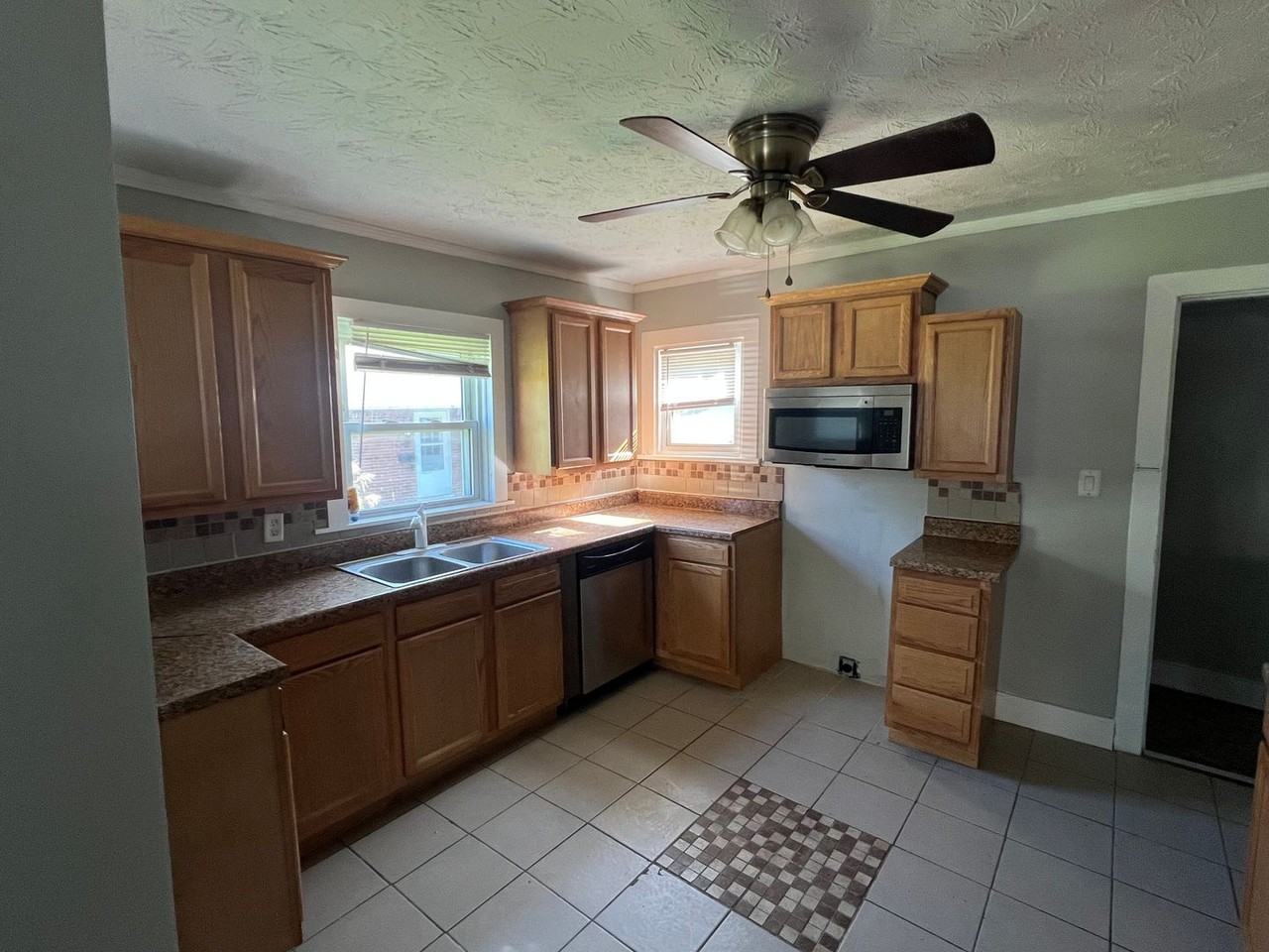 8 S Sunrise Ave - Photo 6 of 9