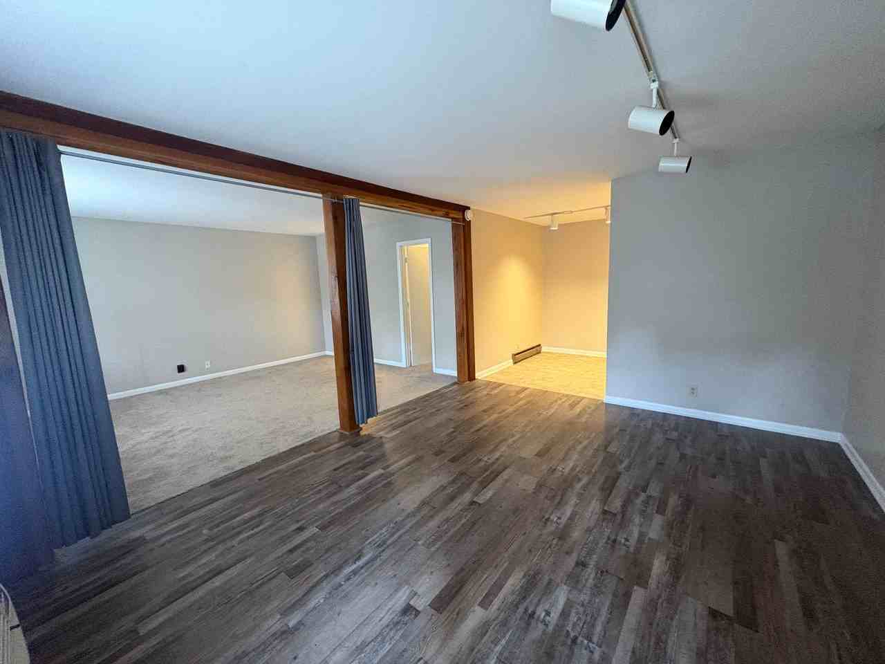 2134 2134 Fairfax D3 Villager