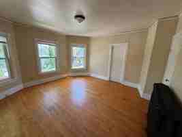 featured image of 140 E 1st St