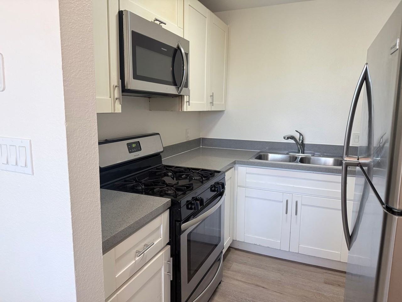 Villa Hermosa Apartments - Photo 4 of 29