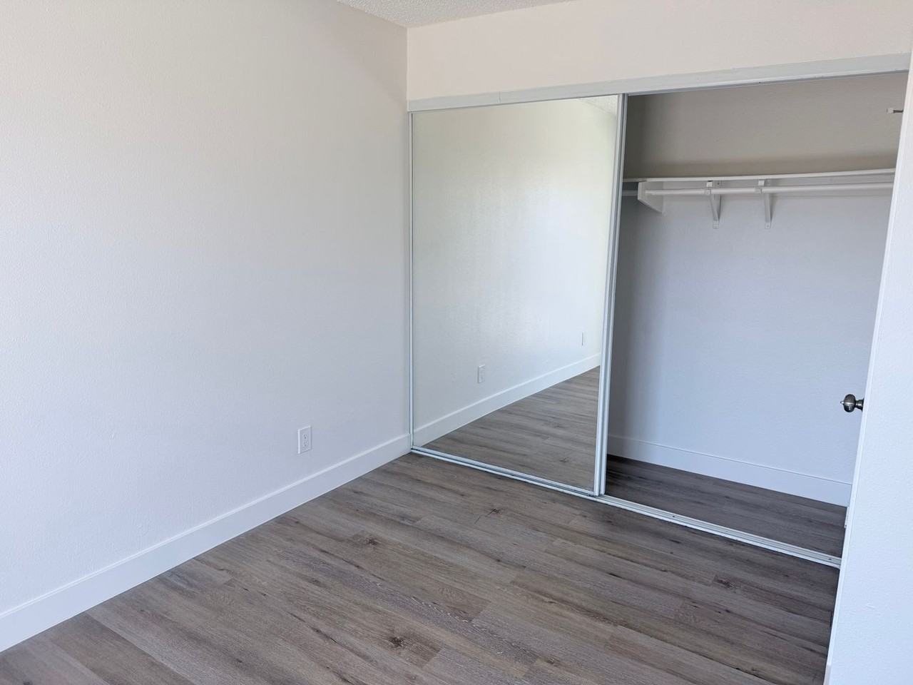 Villa Hermosa Apartments - Photo 6 of 29