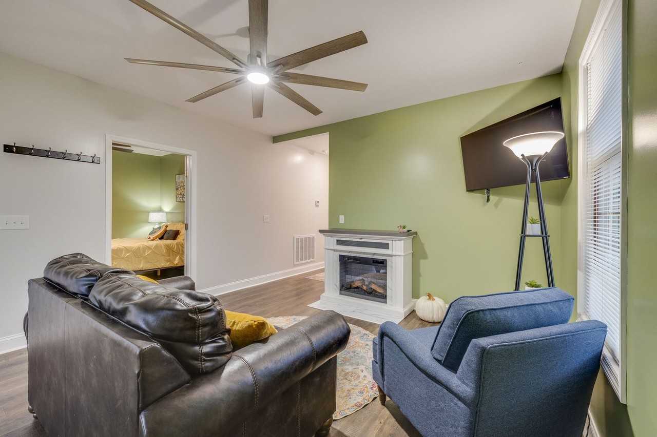 216 3rd St - Photo 6 of 34
