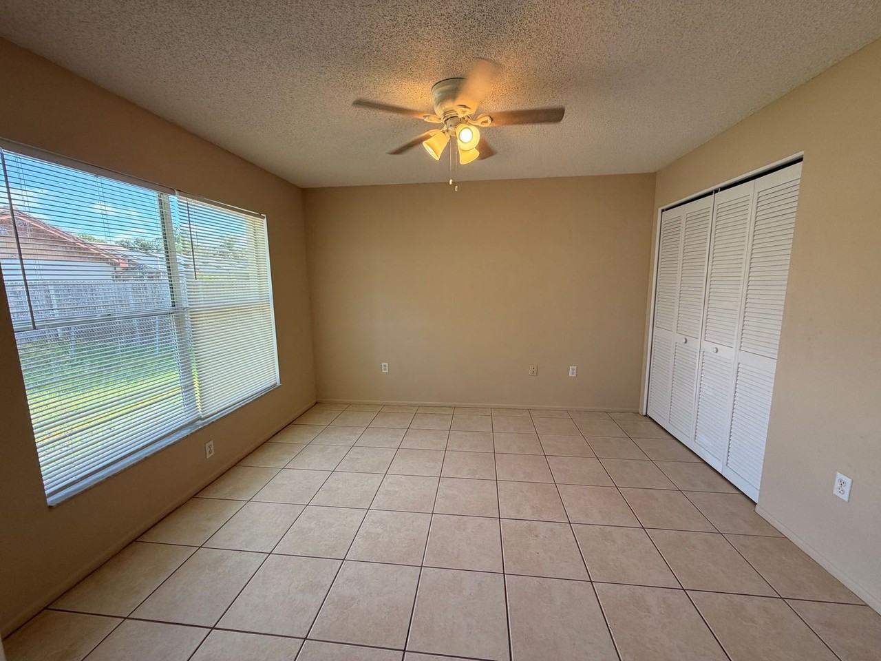2423 Pinehurst St - Photo 6 of 16